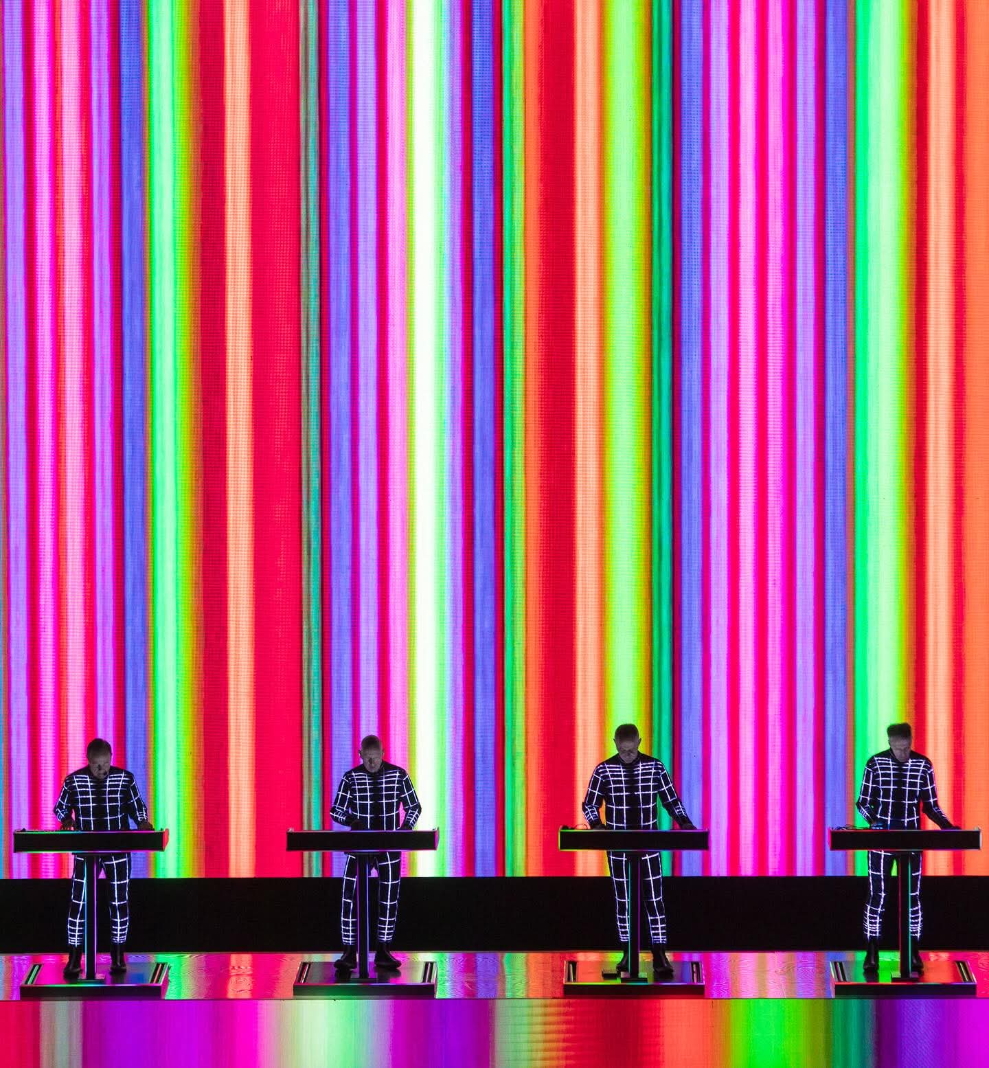 NEXT STOP DÜSSELDORF